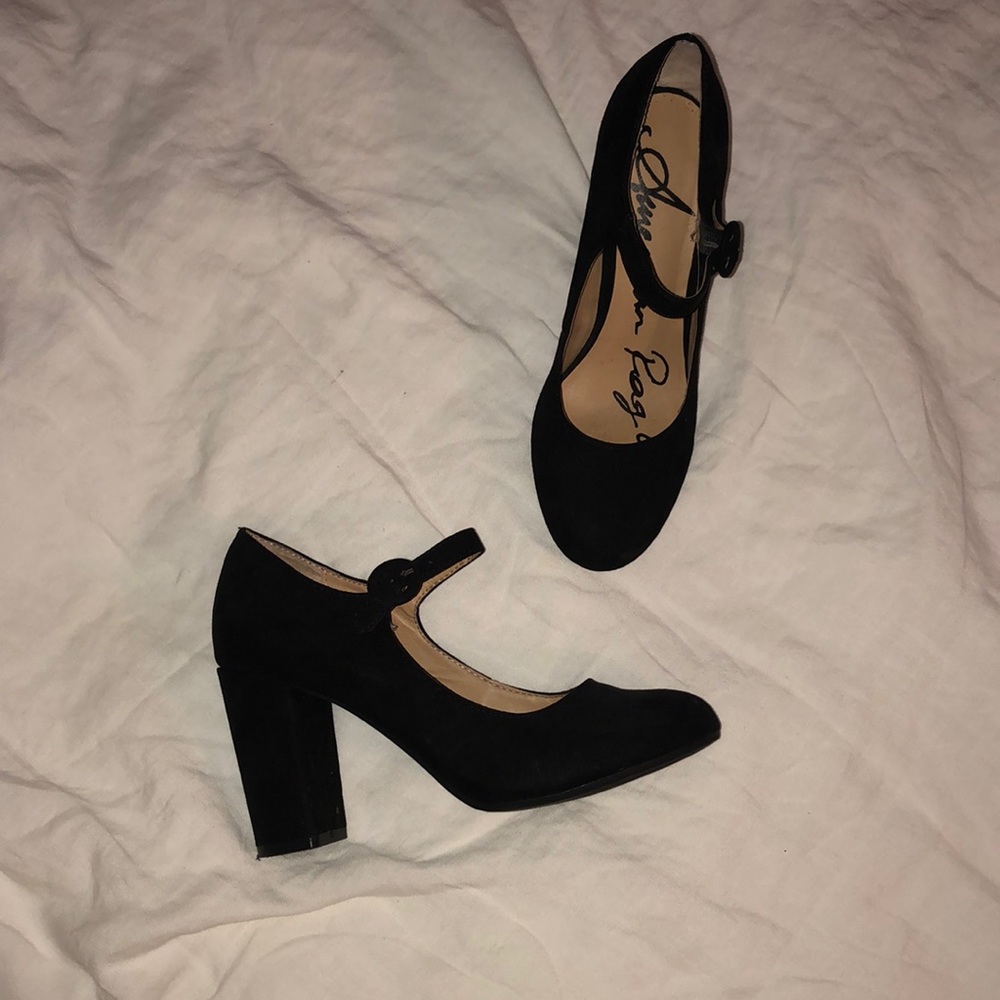 Classy and cute pumps